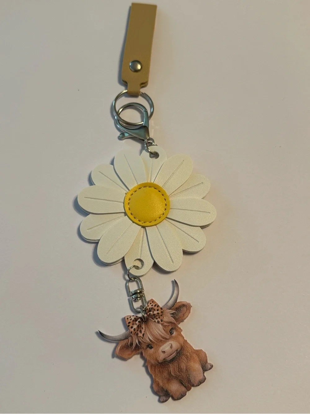 Boho Daisy Highland Cow Keychain